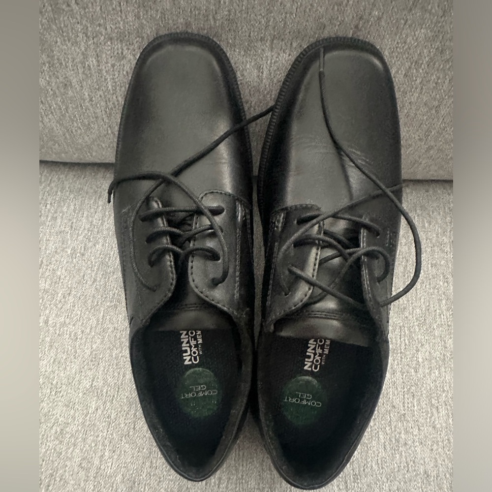 Men’s size 13 wide black Oxford shoes
